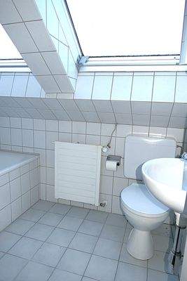 Badezimer DG mit Fenster