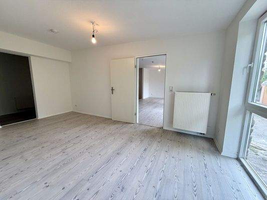 Schlafzimmer  mit angrenzendem Ankleidezimmer