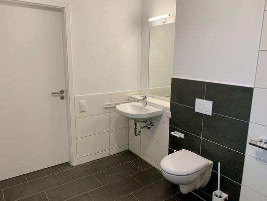 15. Whg 22, 3-Zimmer-Whg, Badezimmer 2