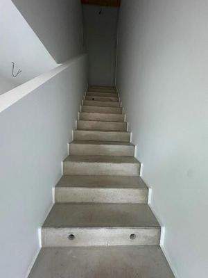 25 Treppe zum DG