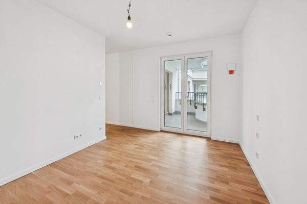 backbone_560689-A_028_WEB