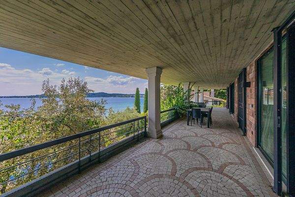 TERRAZZO CON VISTA LAGO