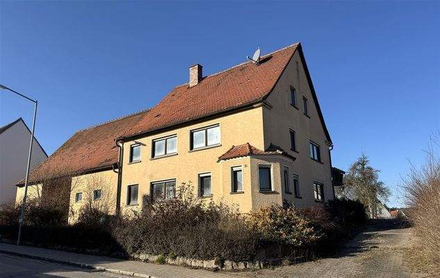 Haus mit Scheune + 6482 m² Grundstück