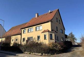 Haus mit Scheune + 6482 m² Grundstück