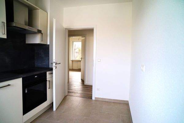 Küche, Tür zum Flur.JPG