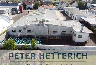 Gewerbehalle mit Wohn - und Geschäftshaus