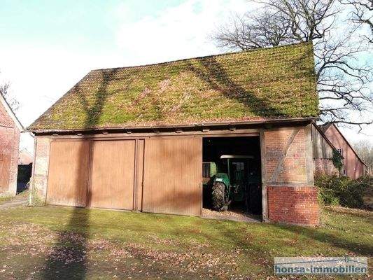 Treckerscheune (linker Abschnitt PKW-Garage o.ä.)