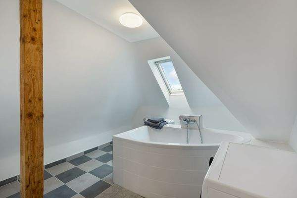 DG - Badezimmer (saniert)