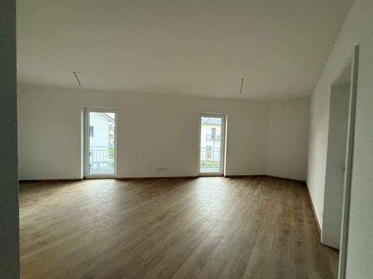 Offener Raum mit Zugang Balkon Obergeschoss (1).jp