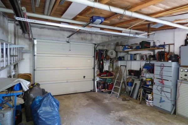 Große Garage, freistehend mit Werkstatt - Bild 1