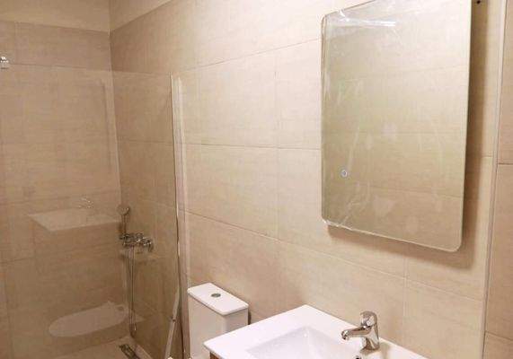 Kreta, Ligides: Großes modernes Haus in der Nähe des Agia-Sees zu verkaufen