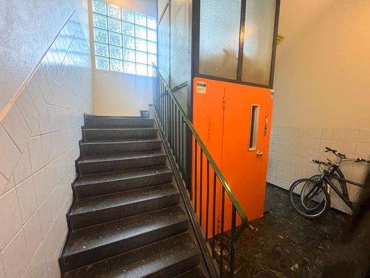 Kreuzstraße 122 Hausflur