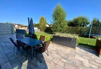großzügige Terrasse