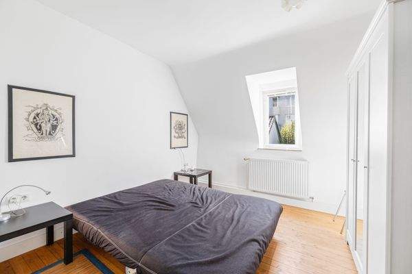 Schlafzimmer DG ( Durchgang durch Wohnbereich)