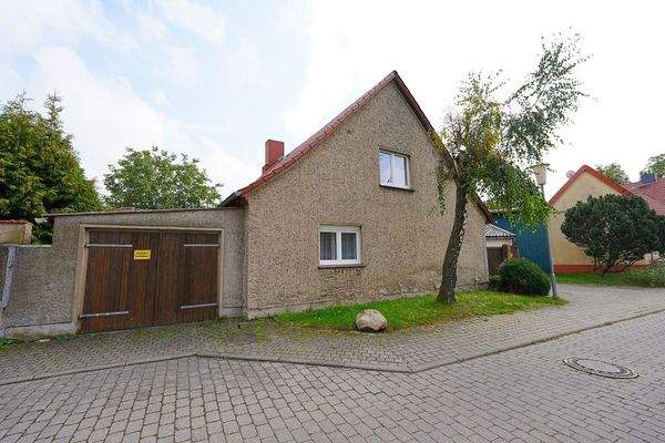 2 - Wohnhaus mit Garage.JPG