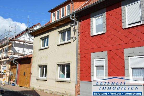 Vorder- und Seitenansicht