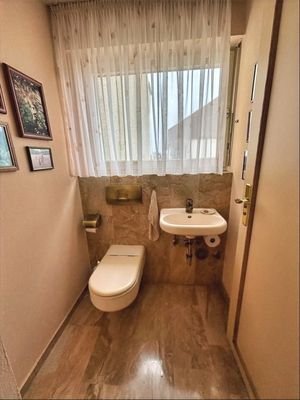Separates WC Wohnung DG rechts
