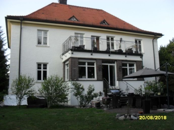 4 Zimmer- Obergeschoß - Wohnung in einer Villa in Weilheim