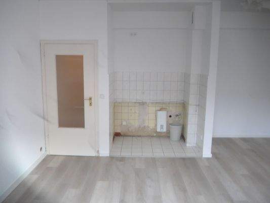 off. Küchenzeile im Wohn-/Schlafraum