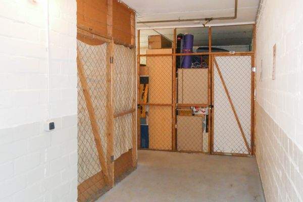 mit ausreichend Lagerfläche