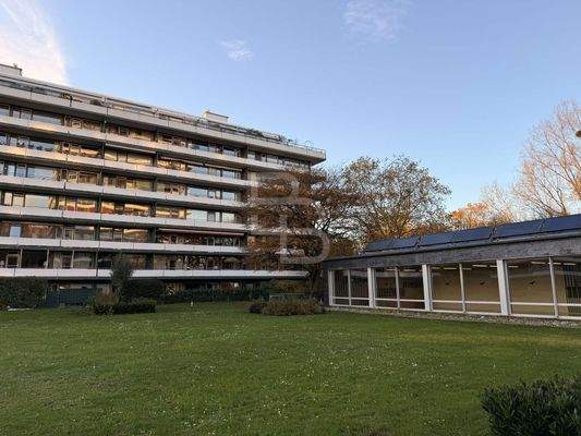 Wohnanlage mit Schwimmbad