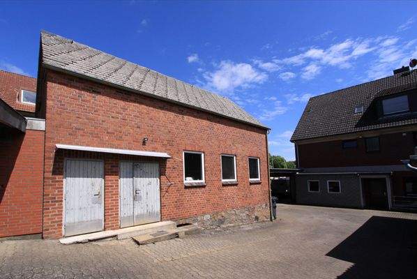 Steinschuppen mit Werkstatt und Keller