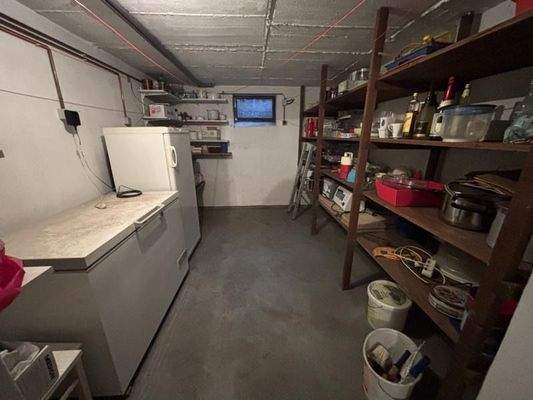 Vorratsraum im Keller