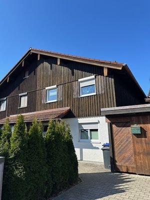 DHH Traunstein - Bild 1 Außenansicht Sommer.jpg