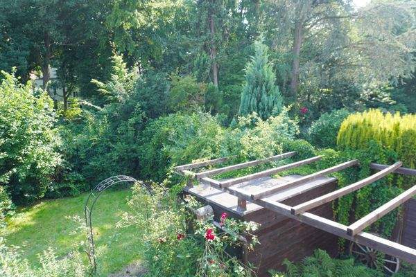 Loggia Blick in den Garten.jpg