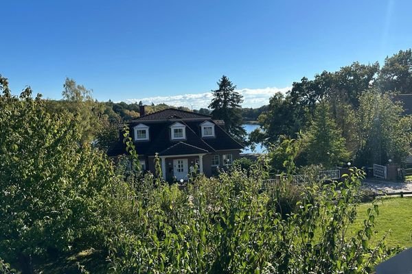 Blick von der Loggia zum See