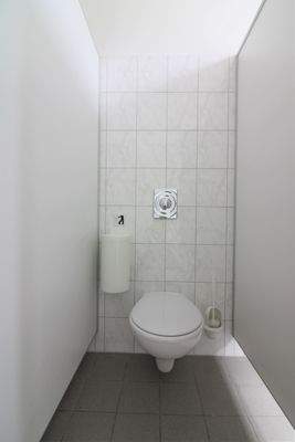 Modernes WC im Geschäftshaus