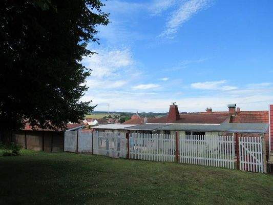 Grundstücksbegrenzug zum Park