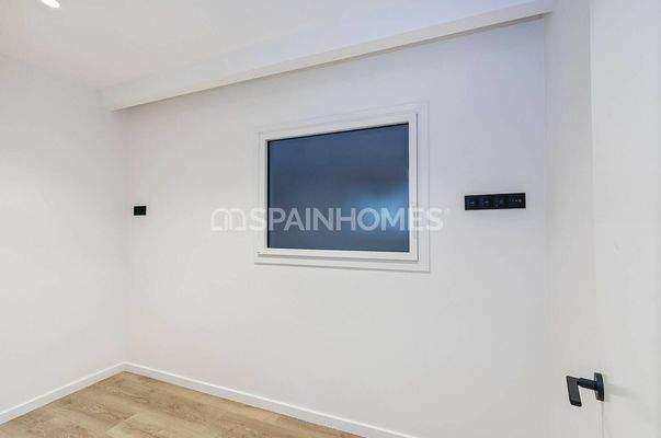 Modern Flat Near Avenida Diagonal in Les Corts