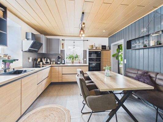 Einbauküche voll ausgestattet