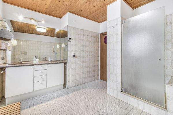 Badezimmer im Obergeschoss