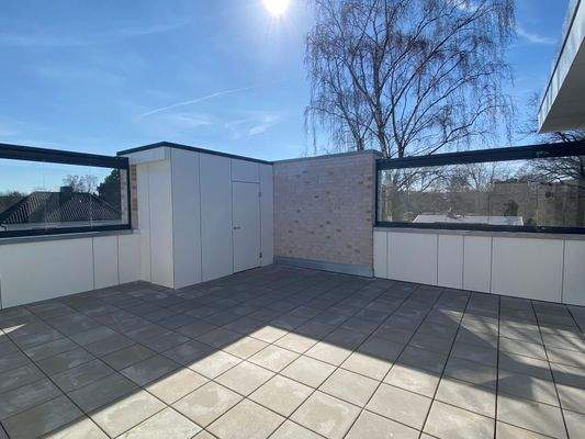 Dachterrasse mit Abstellraum