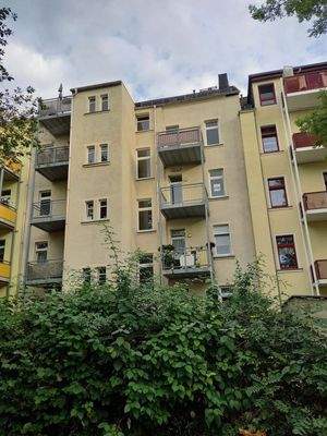 Hausrückseite mit Balkonen.jpg