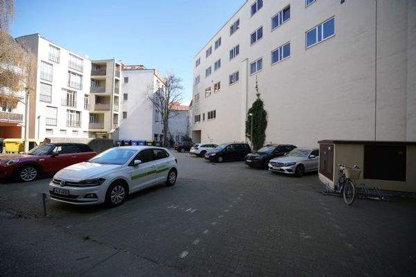 Parkplätze Hinterhof