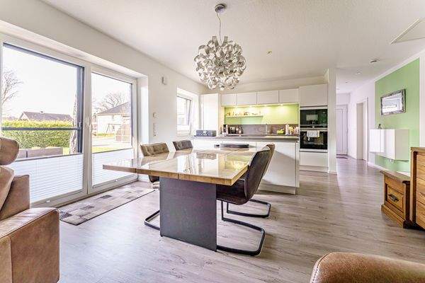 Offener Wohn- und Essbereich.