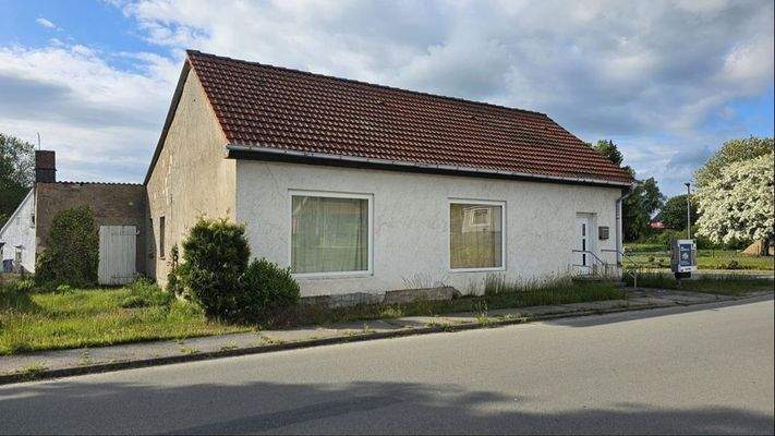 straßenseitige Ansicht