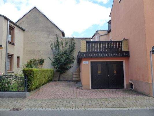 Ansicht Stellplatz & Garage 