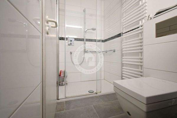 Einlieger - Bad (Blick 2)