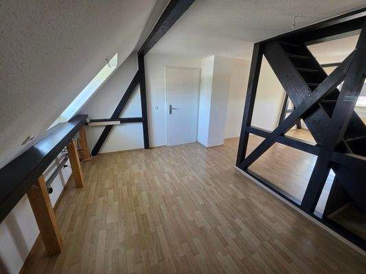 Geräumiges Dachzimmer