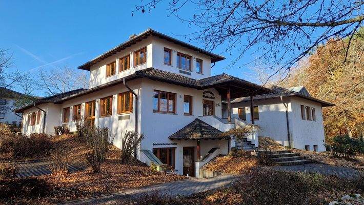 Ansprechende Architektur mit Präsenz