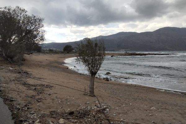 Kreta, Kissamos: Grundstück am Meer in Kasteli zu verkaufen. Außergewöhnliche Investitionsmöglichkeit