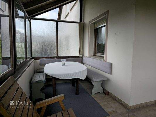 Geschützter Sitzplatz Balkon