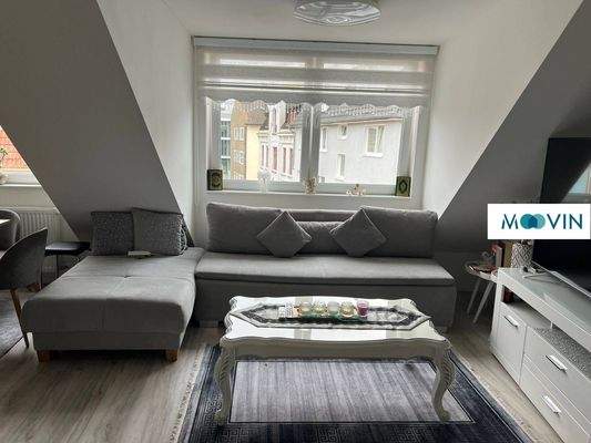 Ansicht II: Wohn- und Esszimmer mit offenem Küchenbereich