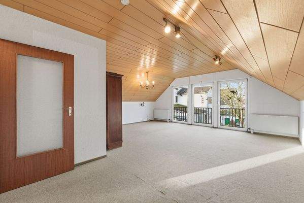 Wohnzimmer/Schlafzimmer DG