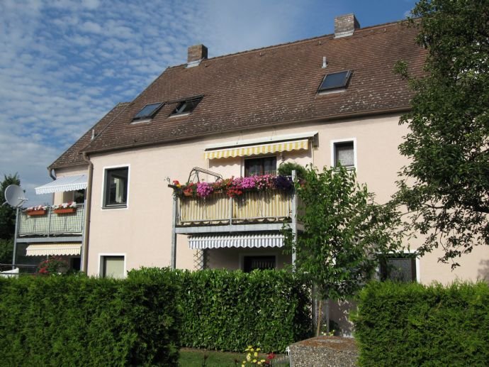 teilsanierte u. renovierte 3-Zi.-Maisonette-Wohnung Nähe Zuckerfabrik