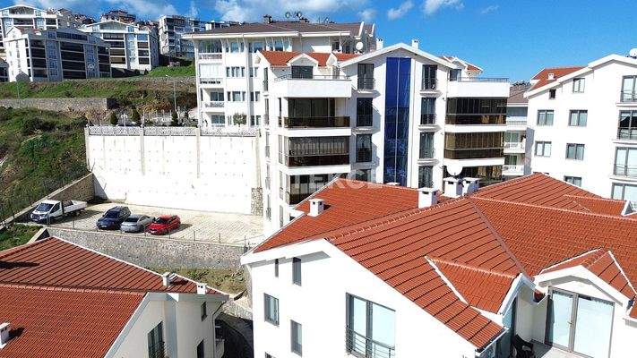 Apartment with Pool Near the Coast in Mudanya Bursa